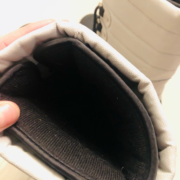 Like new Ranger Thermolite Snow boots - Picture 3 of 6